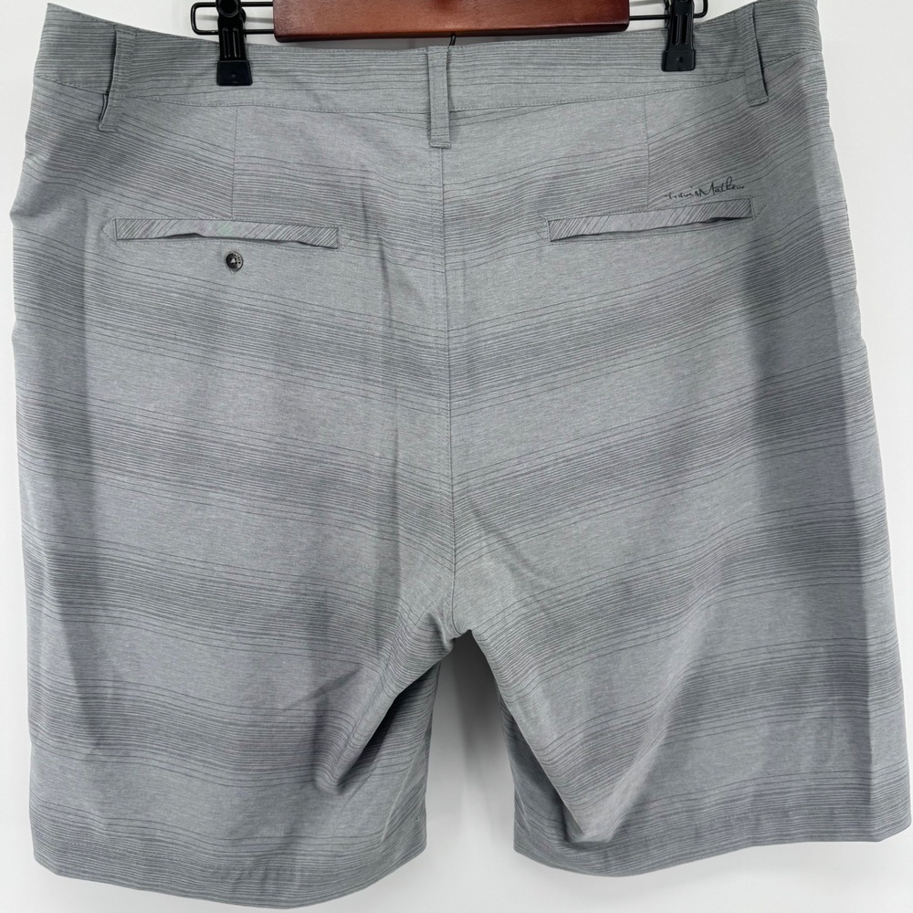 TravisMathew Golf Shorts Mens 38 Grey Striped Performance Stretch Activewear - Picture 2 of 7